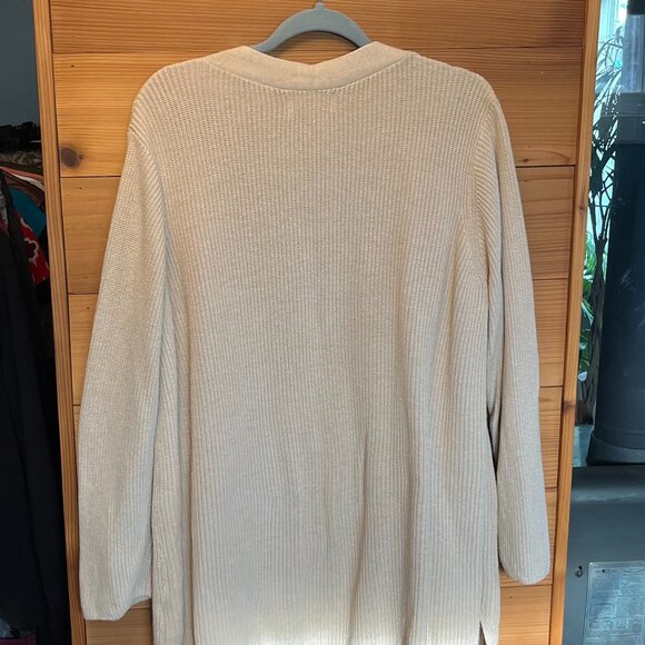 Chunky Knit Women's Oversized Cardigan - Picture 4 of 5